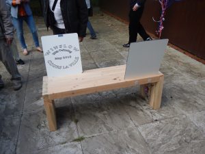Image of a bench presented to the Winslow Anglo French Twinning Association during a Twinning visit to Winslow